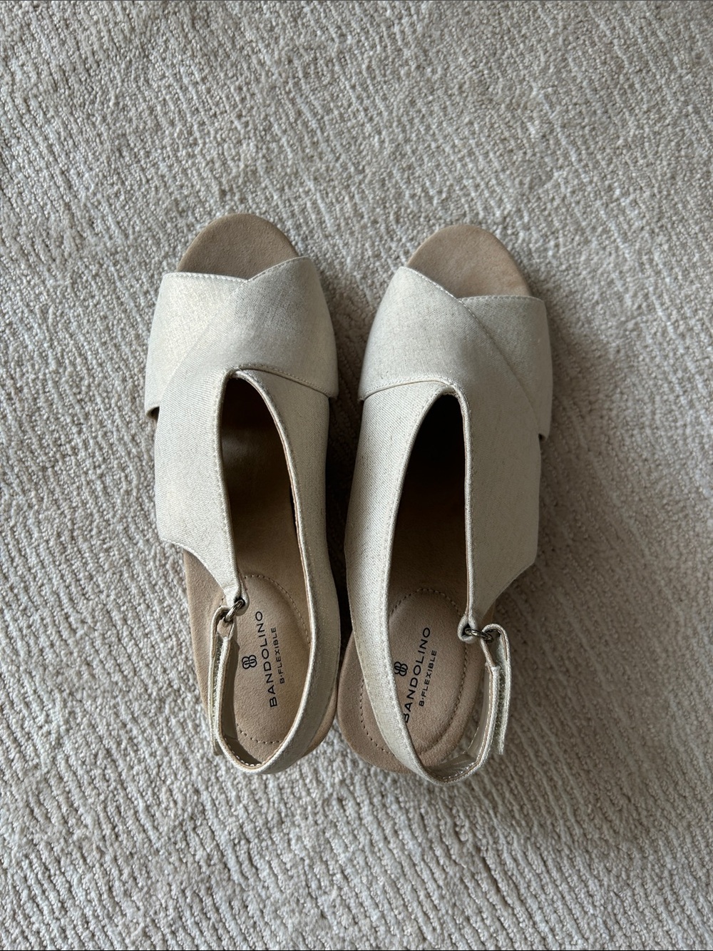Bandolino Neutral Crossover Slingback Sandals in Gold
